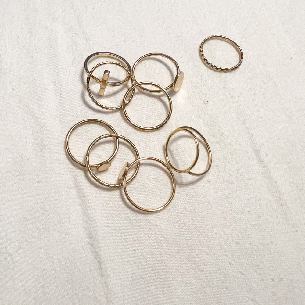 Set of rings